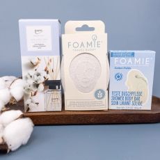 Foamie x Ipuro Relax-Time Set - Tuhá tělová péče 80 g + cestovní pouzdro 1 ks + aroma difuzér 50 ml Dárková sada